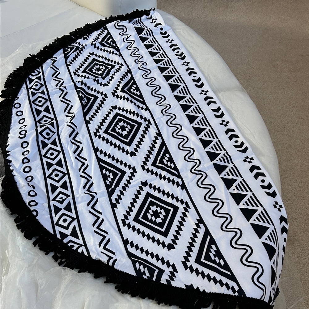 DSW Black and White Circular Fringed Tribal Blanket